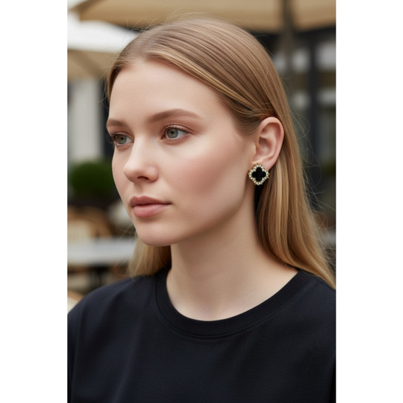 Clover Stud Black Gold Earrings - Picture 2 of 3